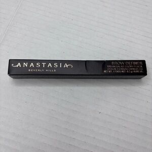 ANASTASIA BEVERLY HILLS Dark Brown Triangular
Brow Pencil